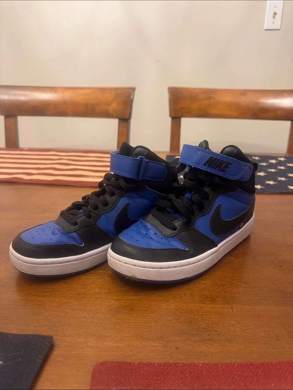 Nike High-Top Sneakers in Blue and Black - Picture 2 of 5